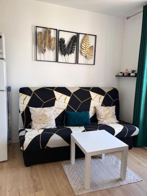 Studio A Deux Pas De Paris Apartment ลูวาลัวเปแรต์ ภายนอก รูปภาพ